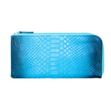 グラデーションが美しいブルーのパイソン蛇革長財布