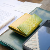 コンパクト二つ折り財布 蛇革 パイソン (イエローグラデーション)