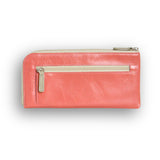 ピンクのバイカラーのL字ファスナー財布を正面から見た様子