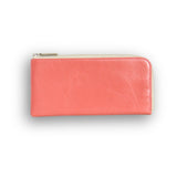 バイカラーのL字ファスナー財布を正面から見た様子 表面