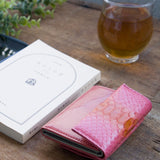 コンパクト二つ折り財布 蛇革 パイソン(ピンクグラデーション)