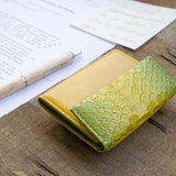 コンパクト二つ折り財布 蛇革 パイソン (イエローグラデーション)