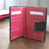 ダークブラウンのパイソン蛇革財布のカードポケット|超軽量で大容量な二つ折りレディース財布