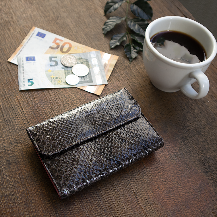 二つ折り財布 パイソン蛇革 カルテラ (ダークグレー) – étonné エトネ 二つ折り財布 パイソン蛇革 カルテラ (ダークグレー) – étonné エトネ