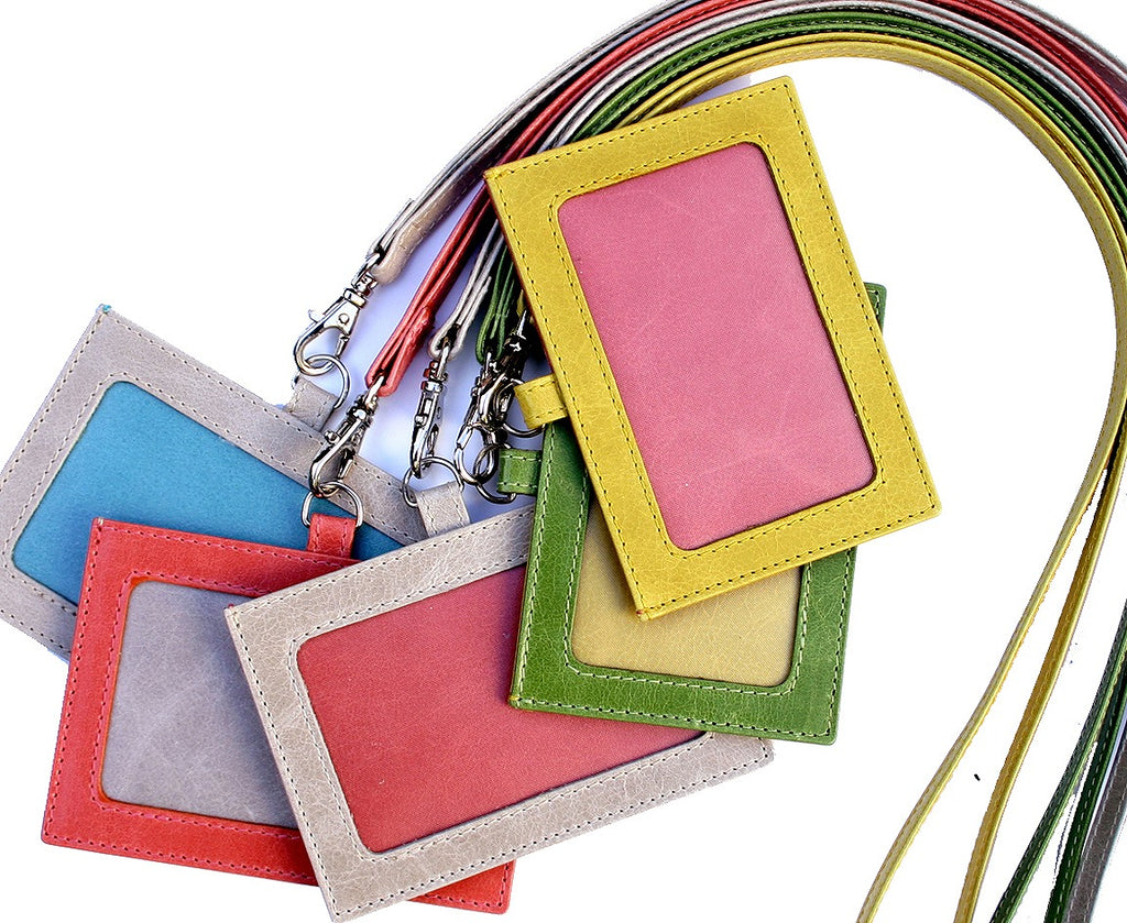 肩こりデザイナーが本気で考えた！超軽量IDカードホルダーはたったの