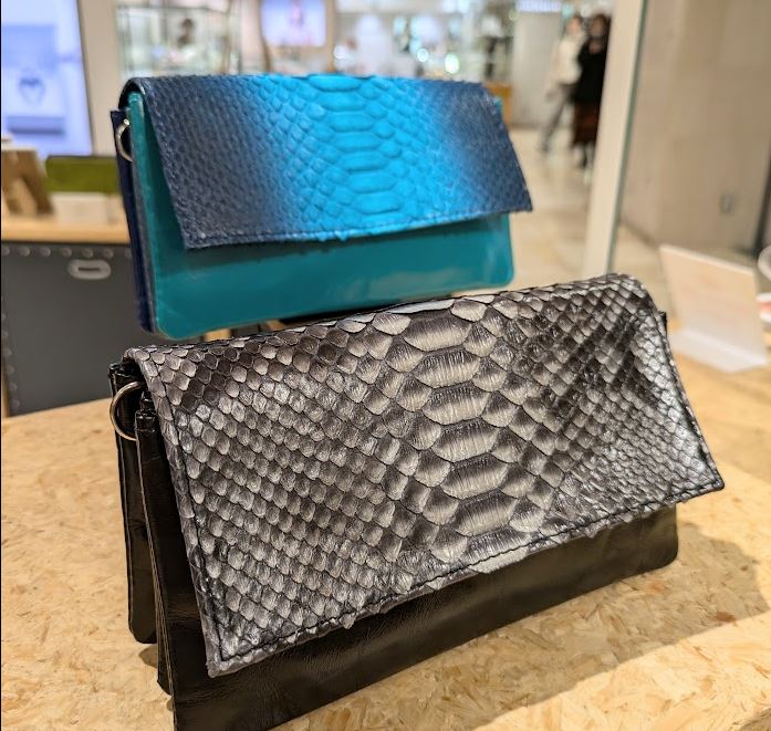 ミニ財布「パイソン蛇革シリーズ」再入荷いたしました