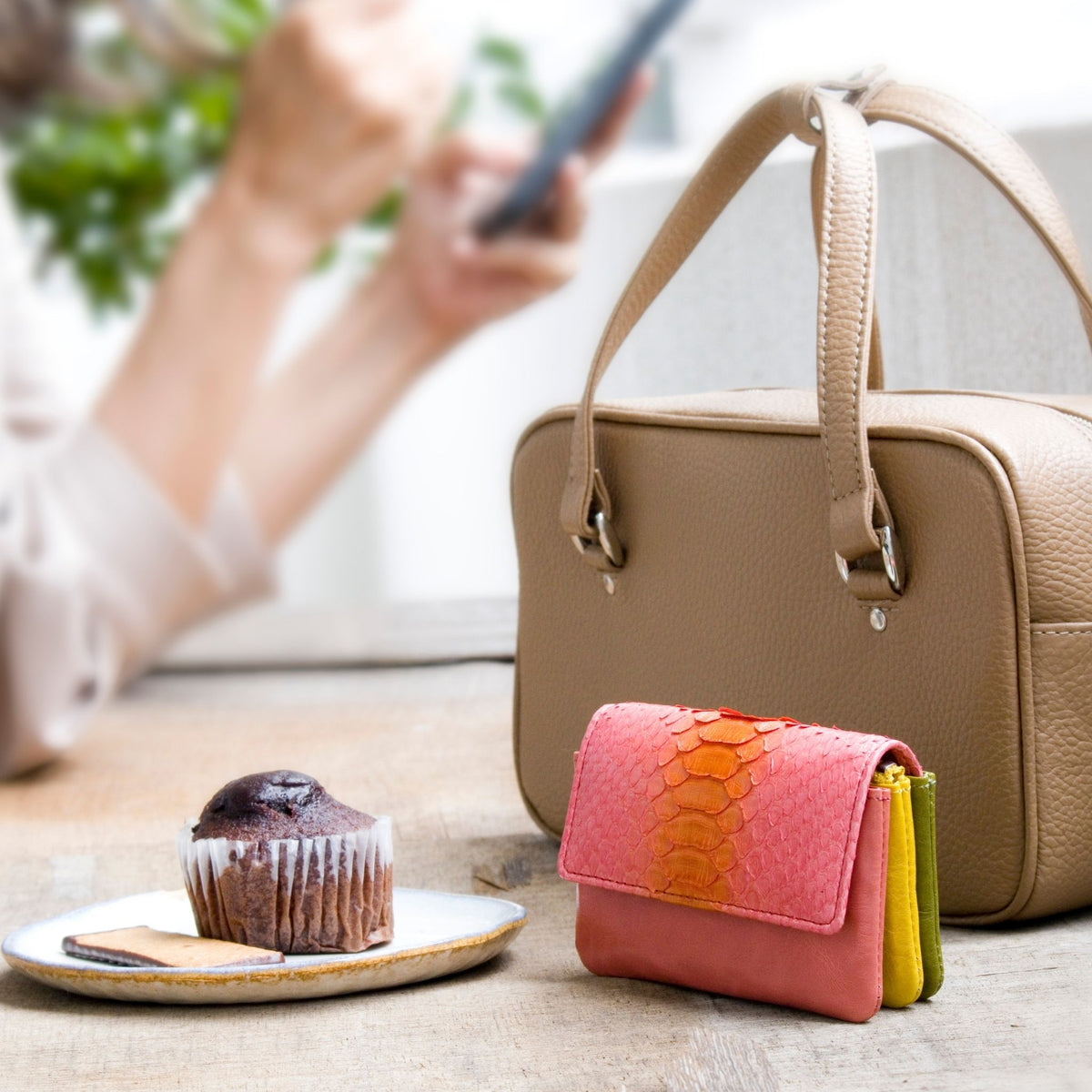 2_210e392e-c7fa-4e54-ba07-