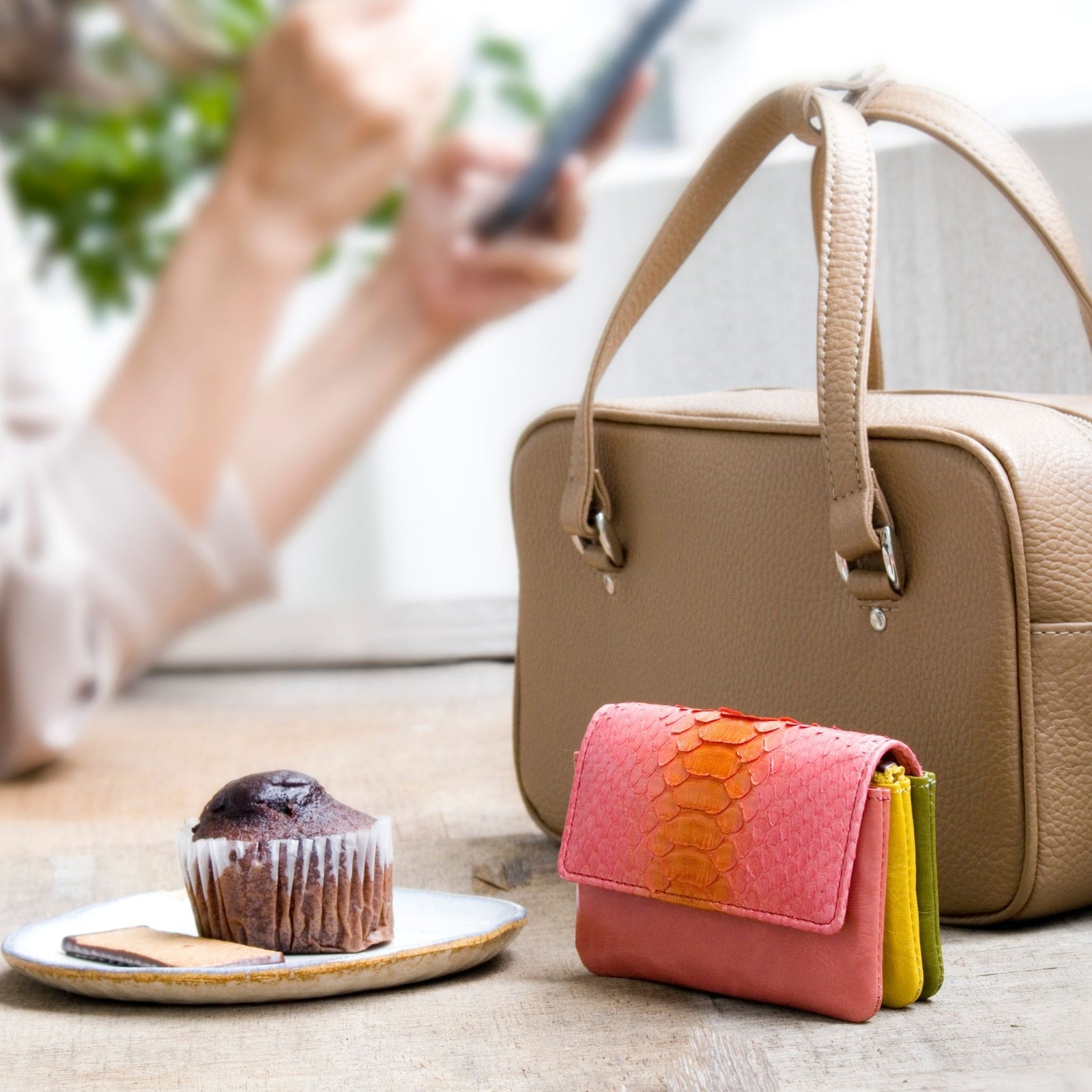 2_210e392e-c7fa-4e54-ba07-