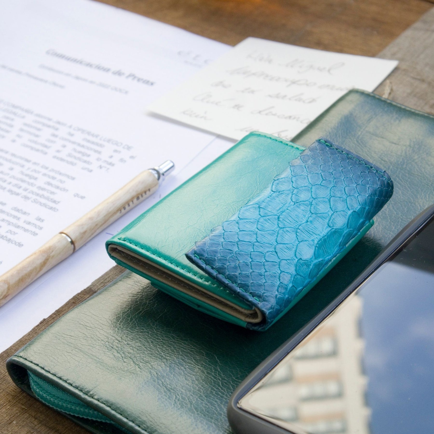 コンパクト財布(パイソン蛇革)