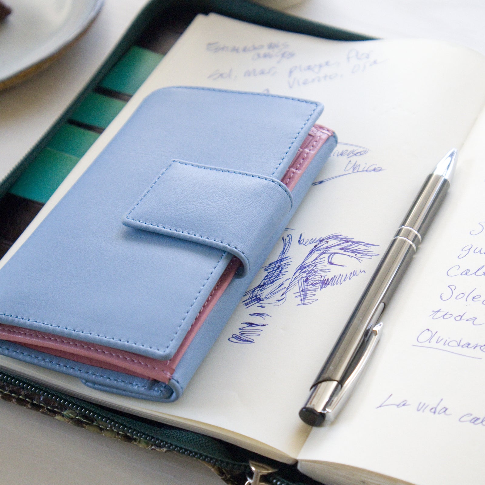 二つ折り財布 カルテラ Cartera （ピスタチオ・ソルイエロー）| étonné