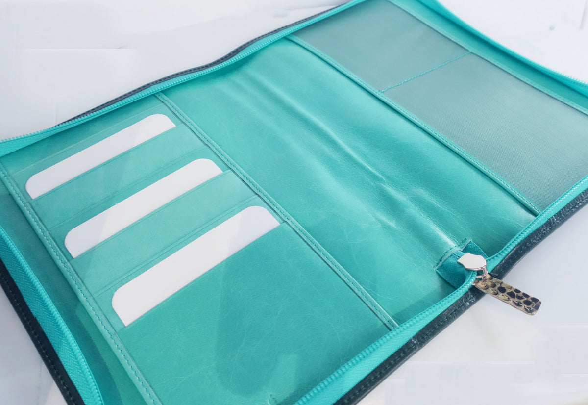 ノートカバー式クラッチバッグ リブレタ　Libreta （モスグレー・ターコイズブルー)