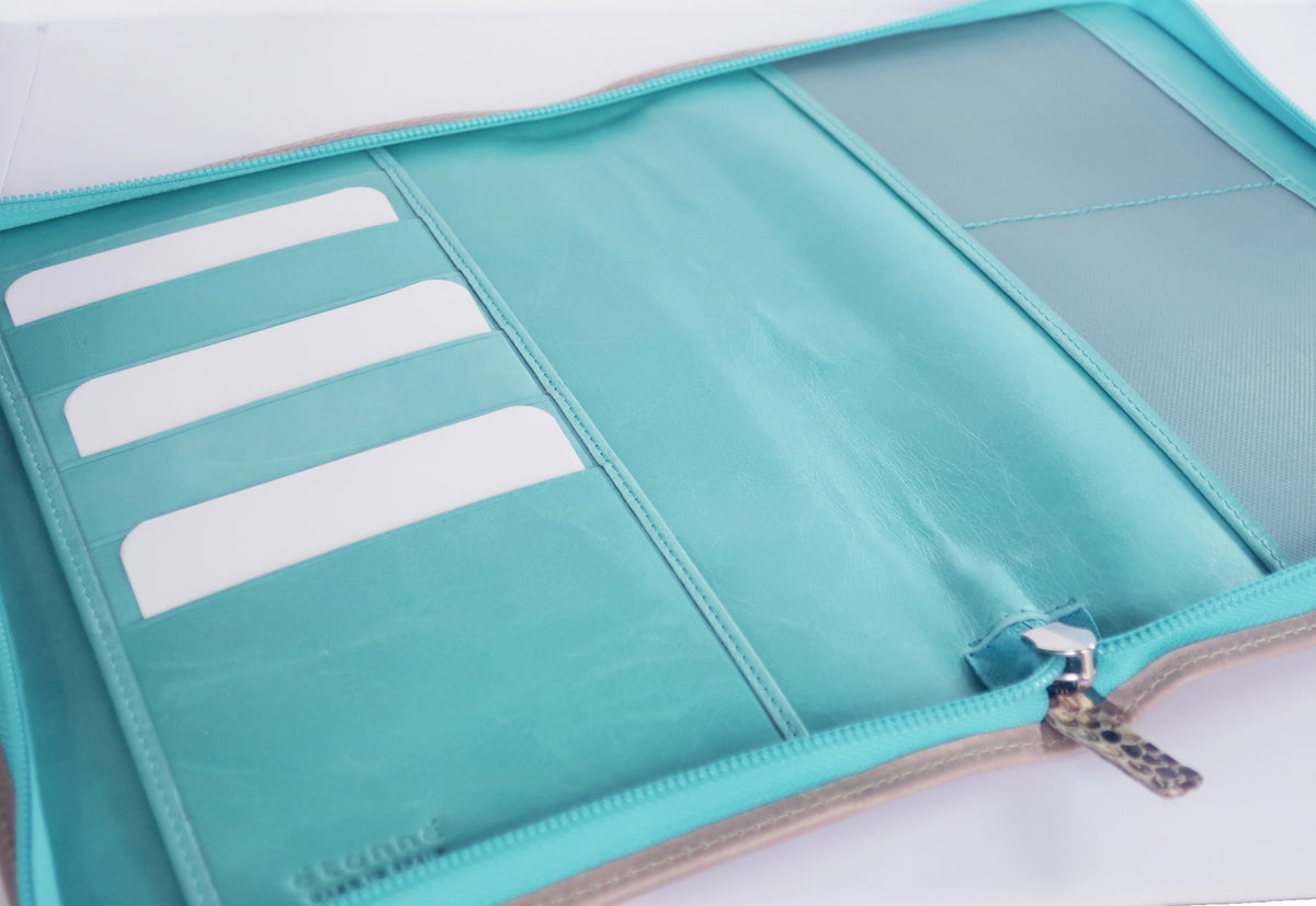 ノートカバー式クラッチバッグ リブレタ　Libreta （アッシュ・ターコイズブルー)