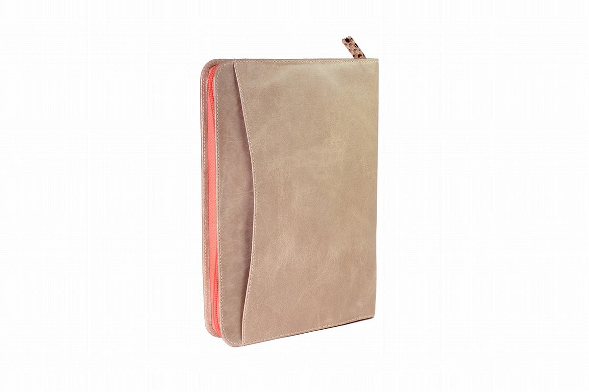 ノートカバー式クラッチバッグ リブレタ　Libreta （アッシュ・キティピンク)