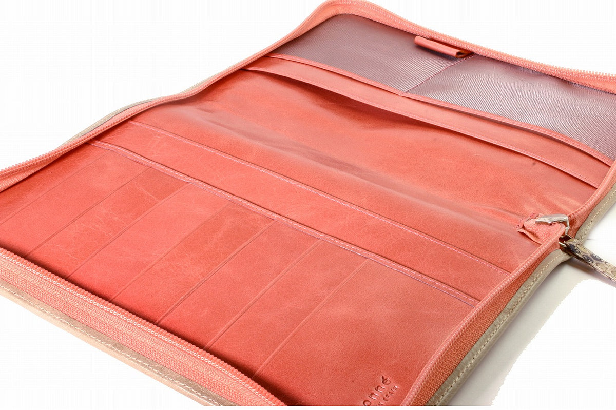 ノートカバー式クラッチバッグ リブレタ　Libreta （アッシュ・キティピンク)